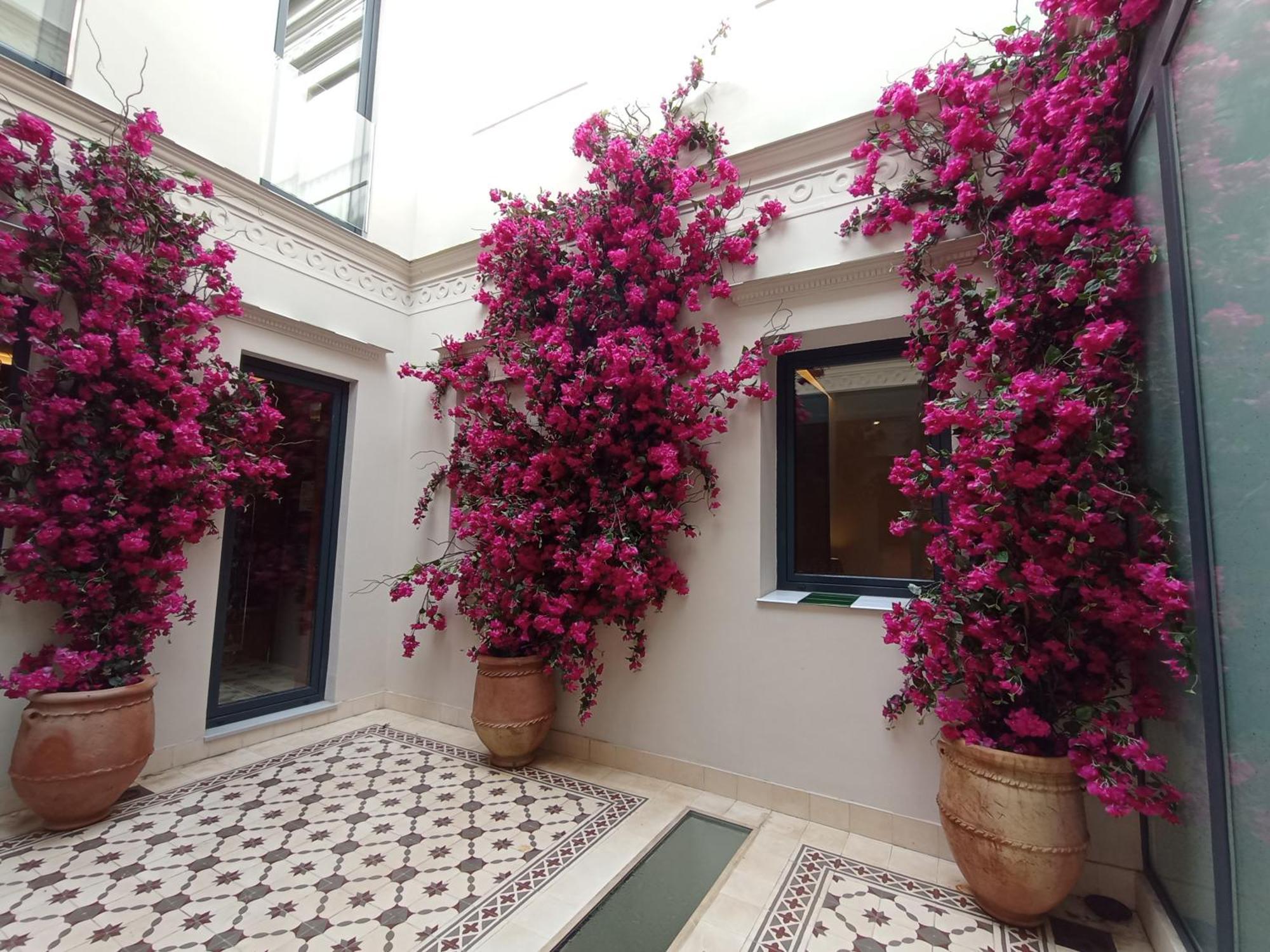 Uma Suites Parada Del Marques Sevilla Eksteriør billede
