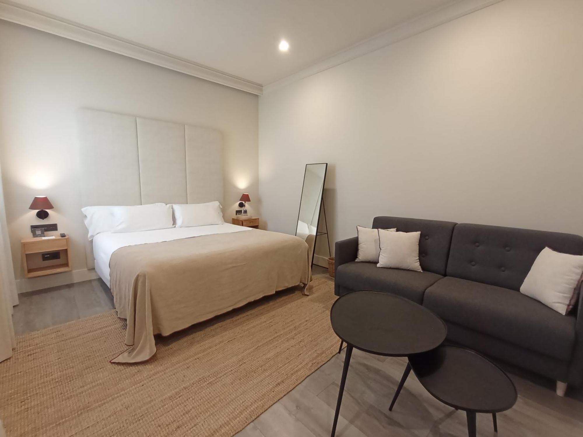 Uma Suites Parada Del Marques Sevilla Eksteriør billede